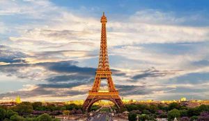 برج ایفل در تورهای اروپا اقساطی